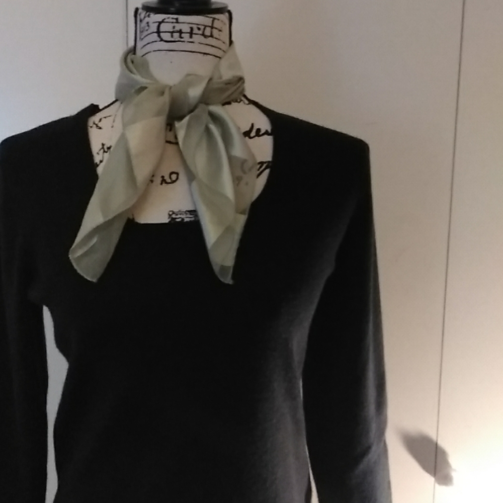 Sweater - Picture 4 of 4